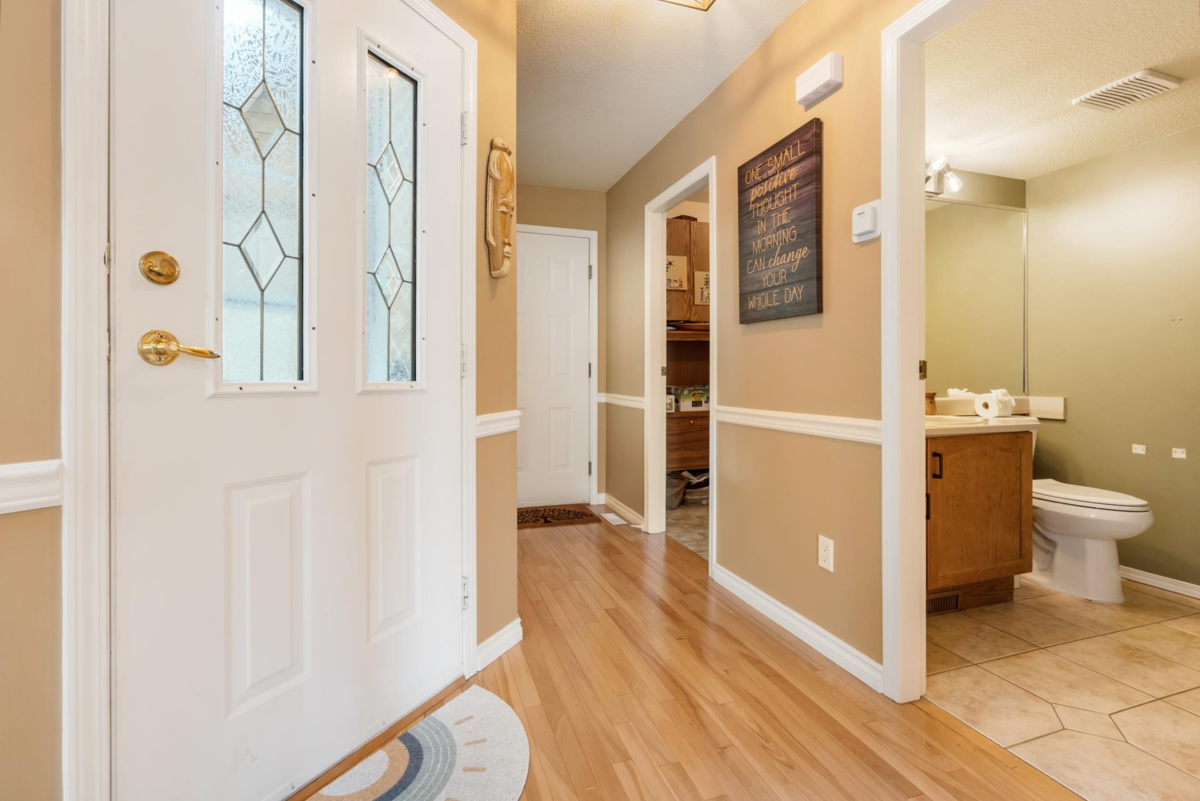 Kitchen Island Photo of 30 6140 192 Street, Surrey, BC
