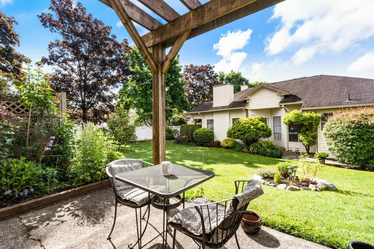 Swimming Pool Photo of 30 6140 192 Street, Surrey, BC