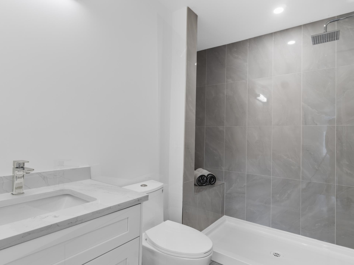 Guest Bathroom Photo of 3 1655 Agassiz Rosedale No 9 Highway, Agassiz, BC