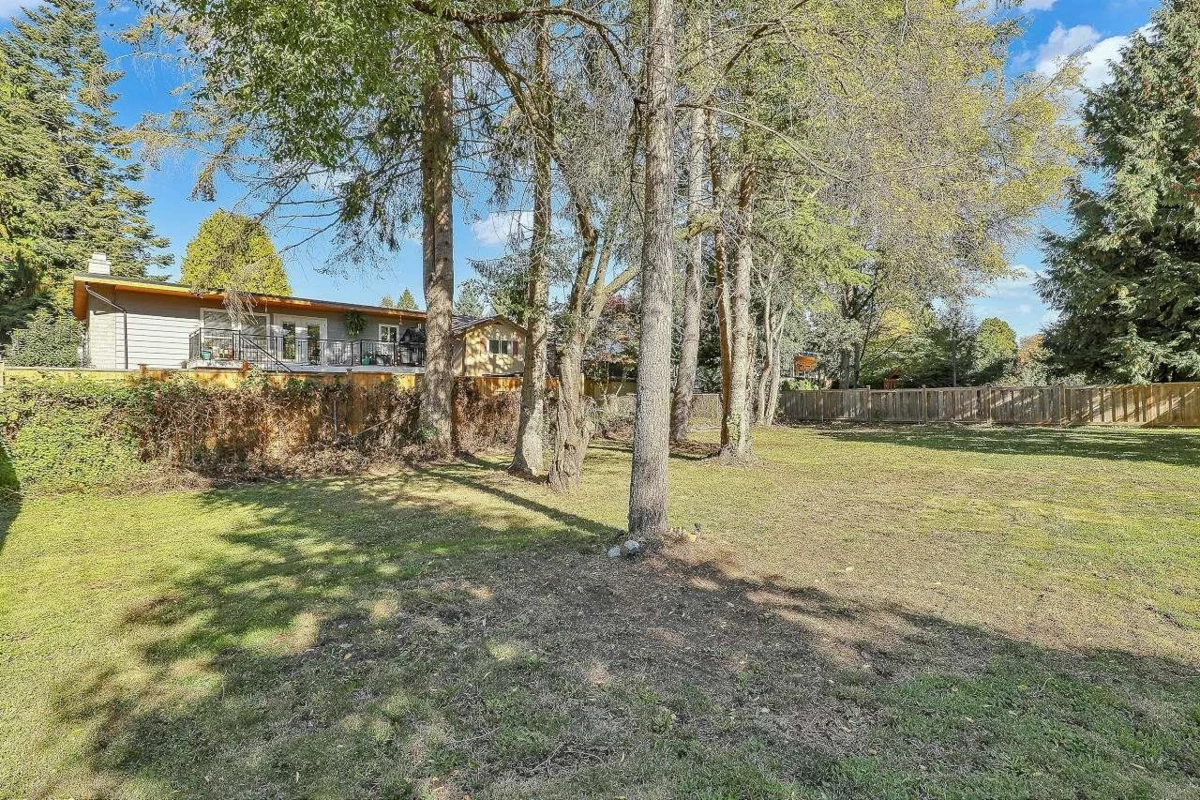 Hot Tub / Spa Photo of 13721 Marine Drive, Surrey, BC