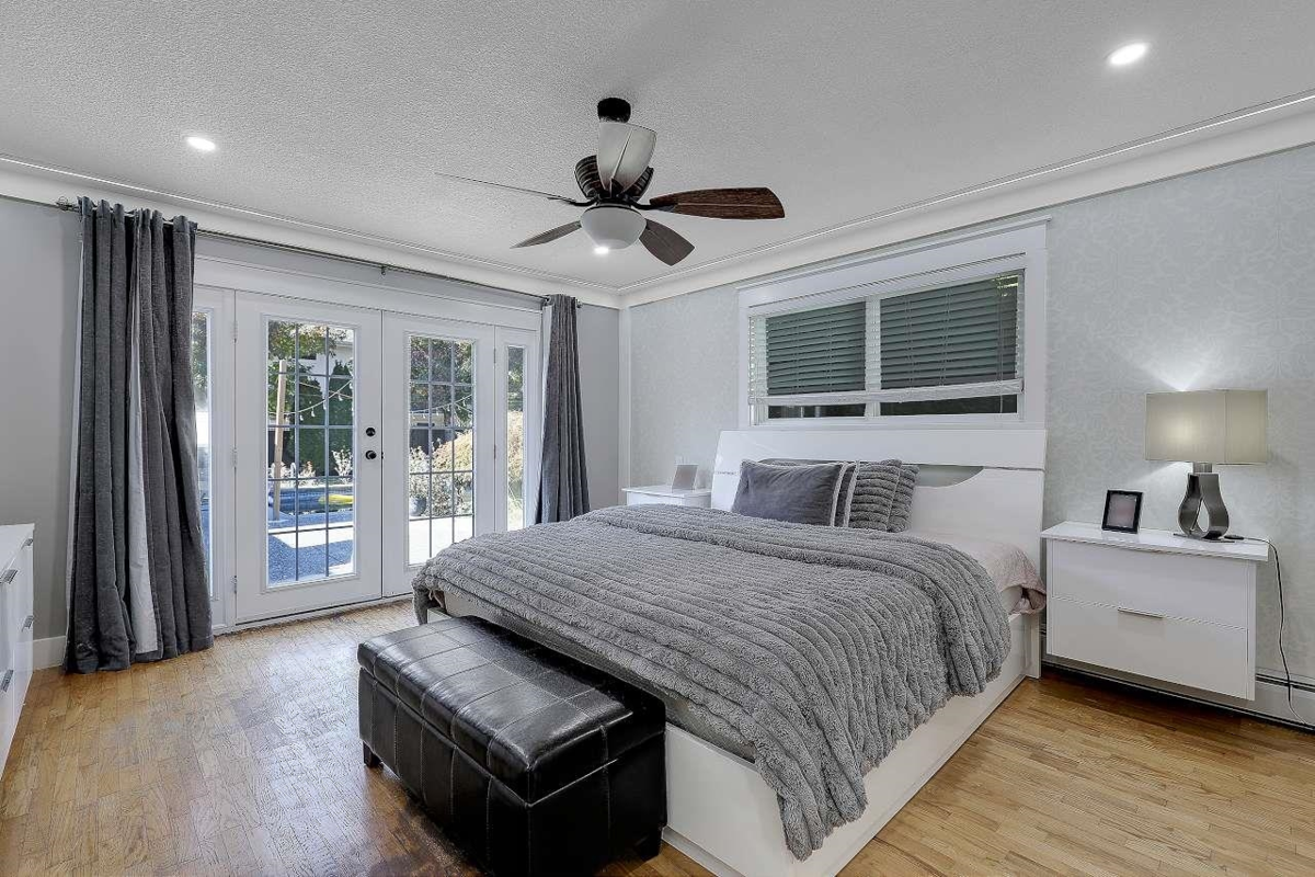 Outdoor Deck Photo of 13721 Marine Drive, Surrey, BC