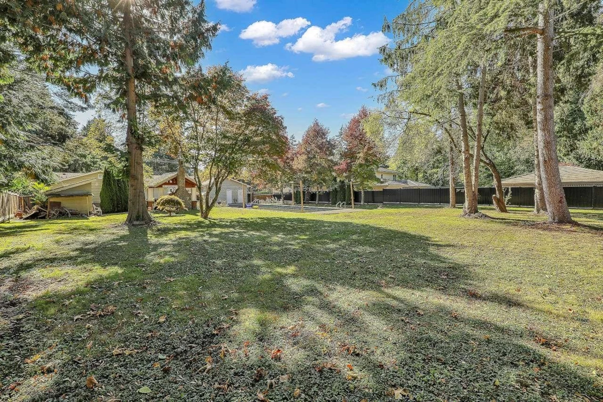 Primary Bedroom Photo of 13721 Marine Drive, Surrey, BC