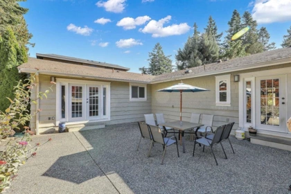 Kitchen Photo of 13721 Marine Drive, Surrey, BC