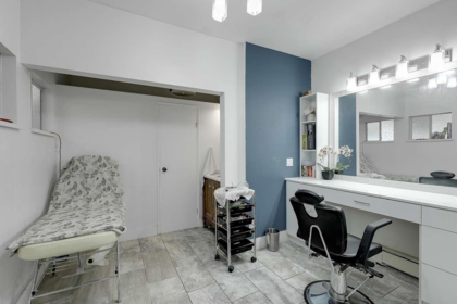 Mudroom Photo of 13721 Marine Drive, Surrey, BC
