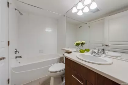 217 4799 Brentwood Drive, Burnaby, BC, Burnaby — Apartment/Condo for sale