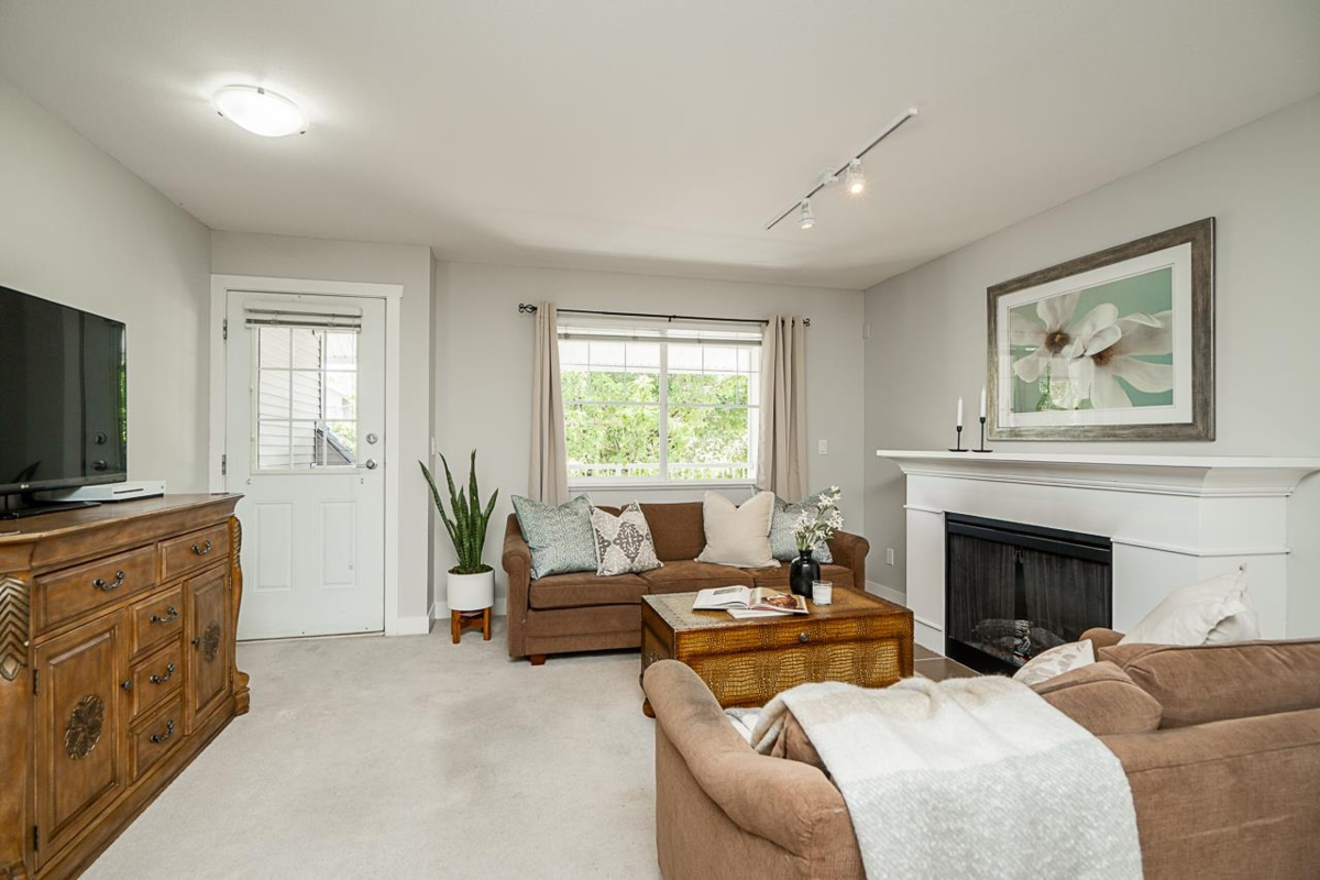 Family Room Photo of 13 6555 192a Street, Surrey, BC