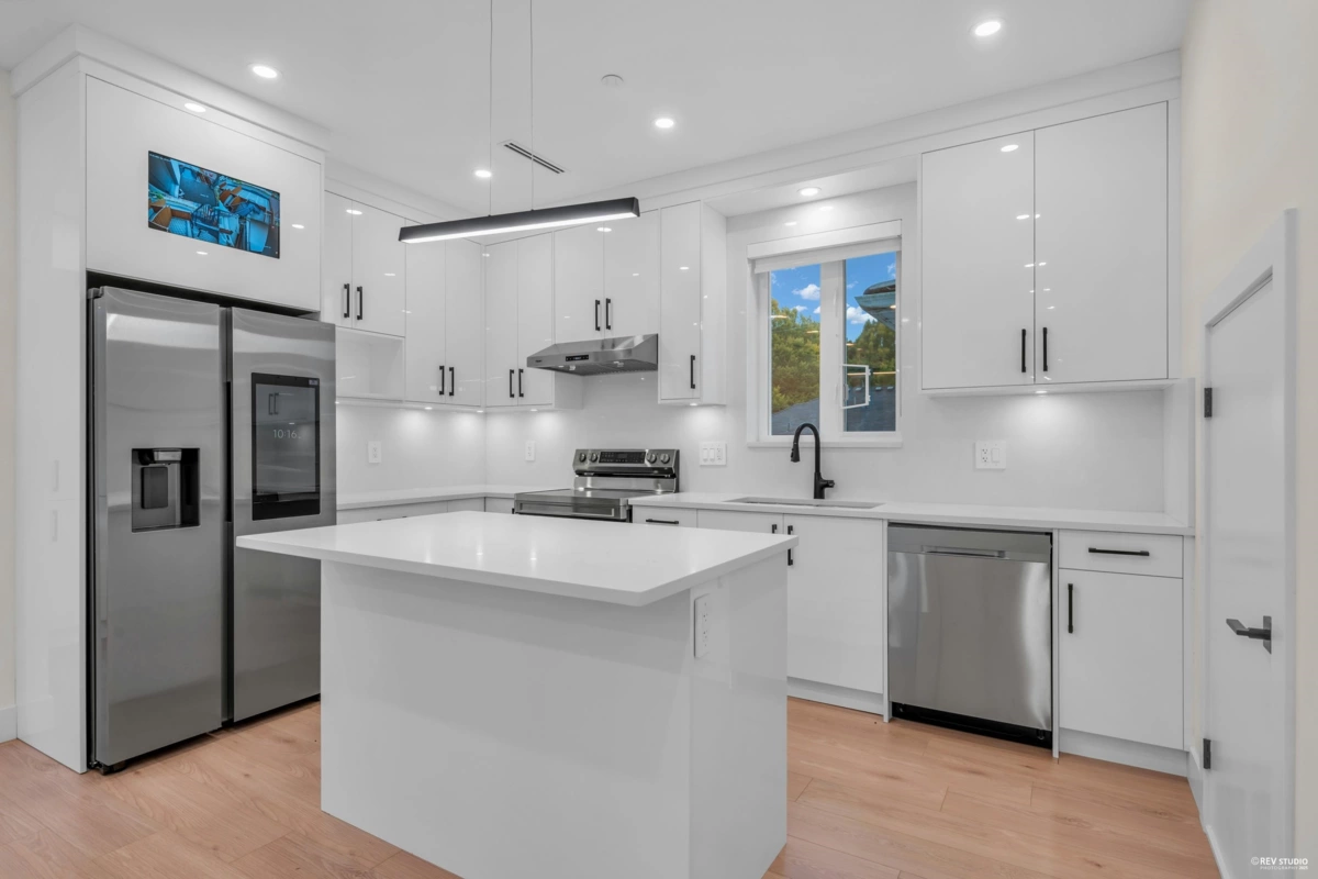 Pantry Photo of 3 3090 Vanness Avenue, Vancouver, BC