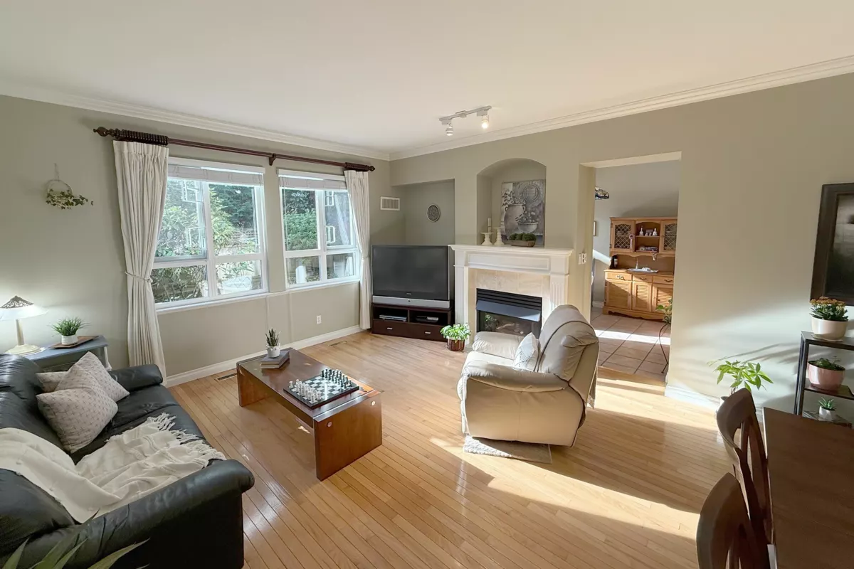 Primary Bathroom Photo of 68 15055 20 Avenue, Surrey, BC