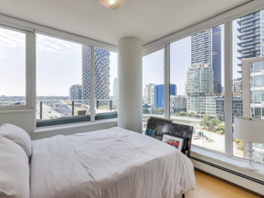 Breakfast Nook Photo of 912 1325 Rolston Street, Vancouver, BC