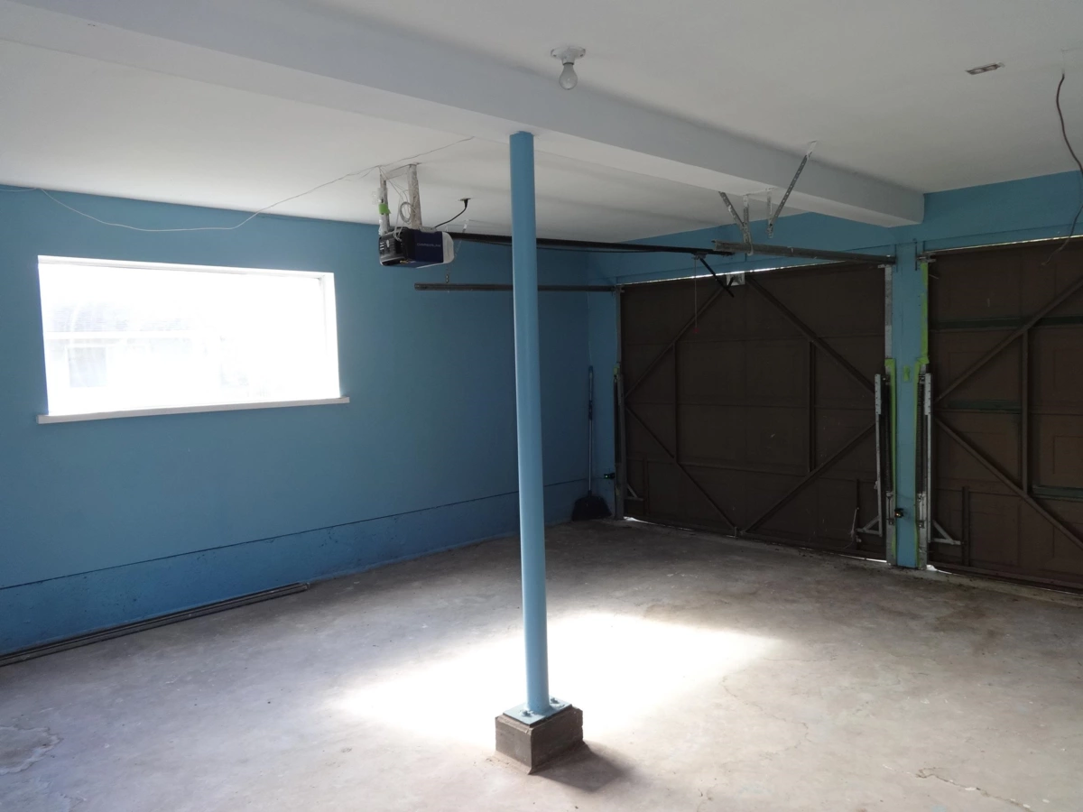 Garage Interior Photo of 11682 Sunshine Coast Highway, Madeira Park, BC