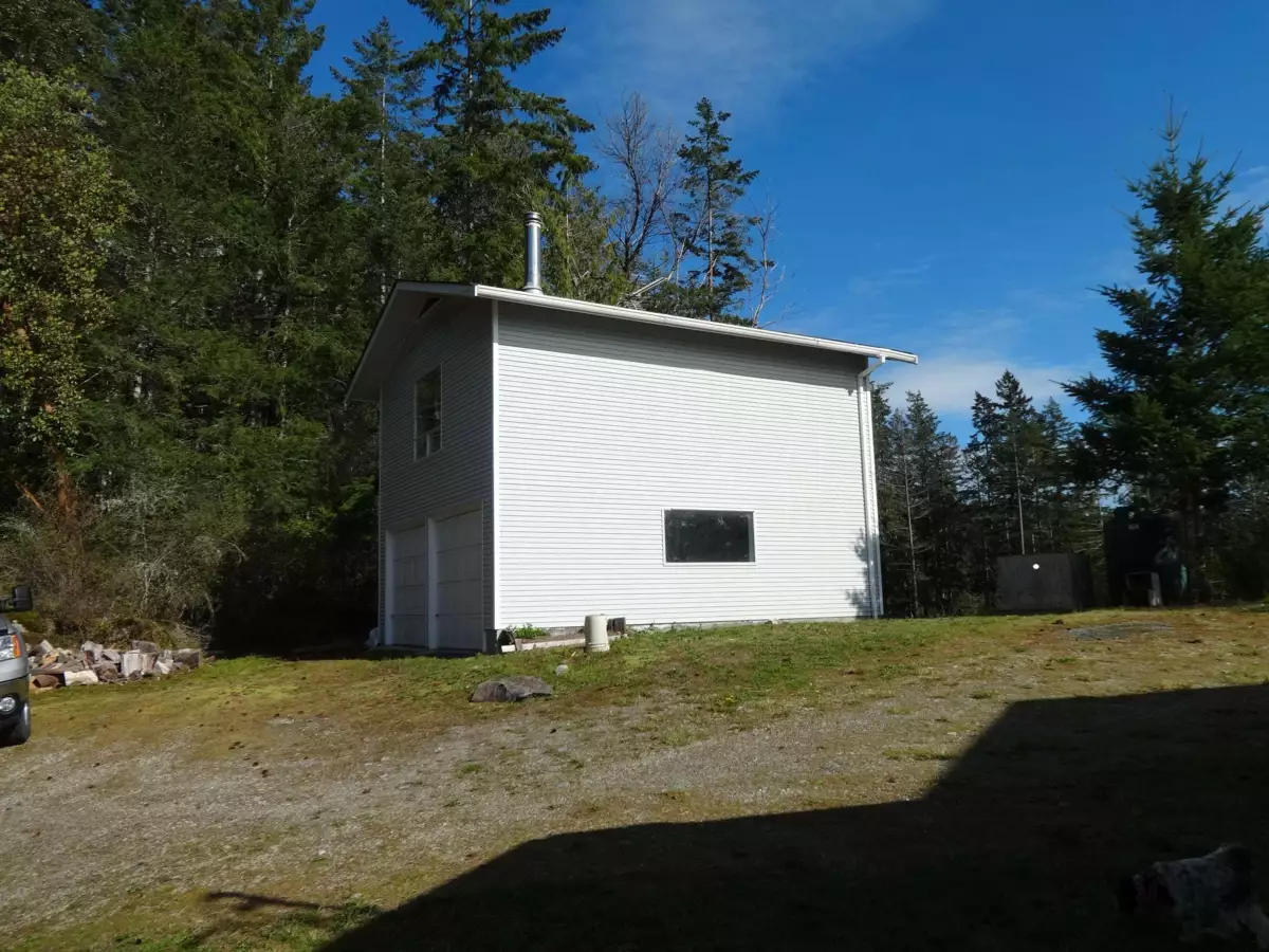Hallway Photo of 11682 Sunshine Coast Highway, Madeira Park, BC