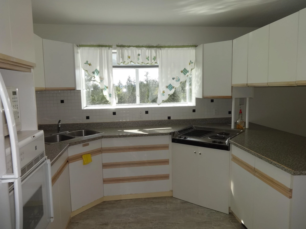 Primary Bedroom Photo of 11682 Sunshine Coast Highway, Madeira Park, BC