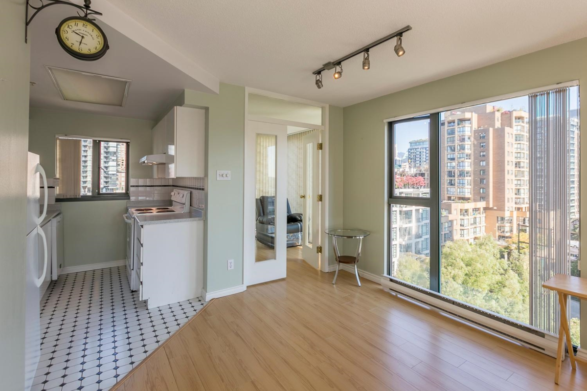Kitchen Island Photo of 905 1155 Homer Street, Vancouver, BC