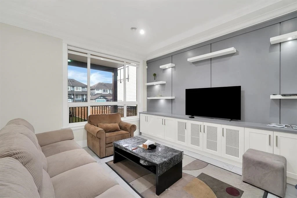 Family Room Photo of 6655 121a Street, Surrey, BC