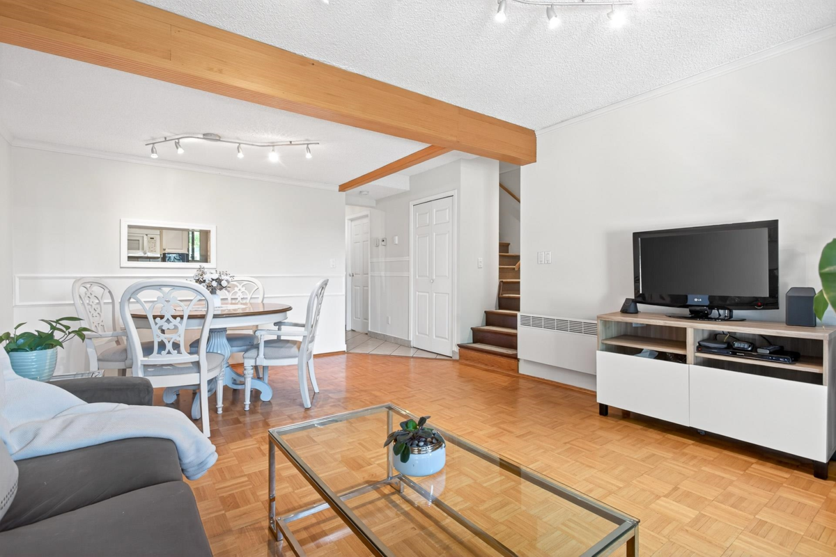 Breakfast Nook Photo of 942 Blackstock Road, Port Moody, BC