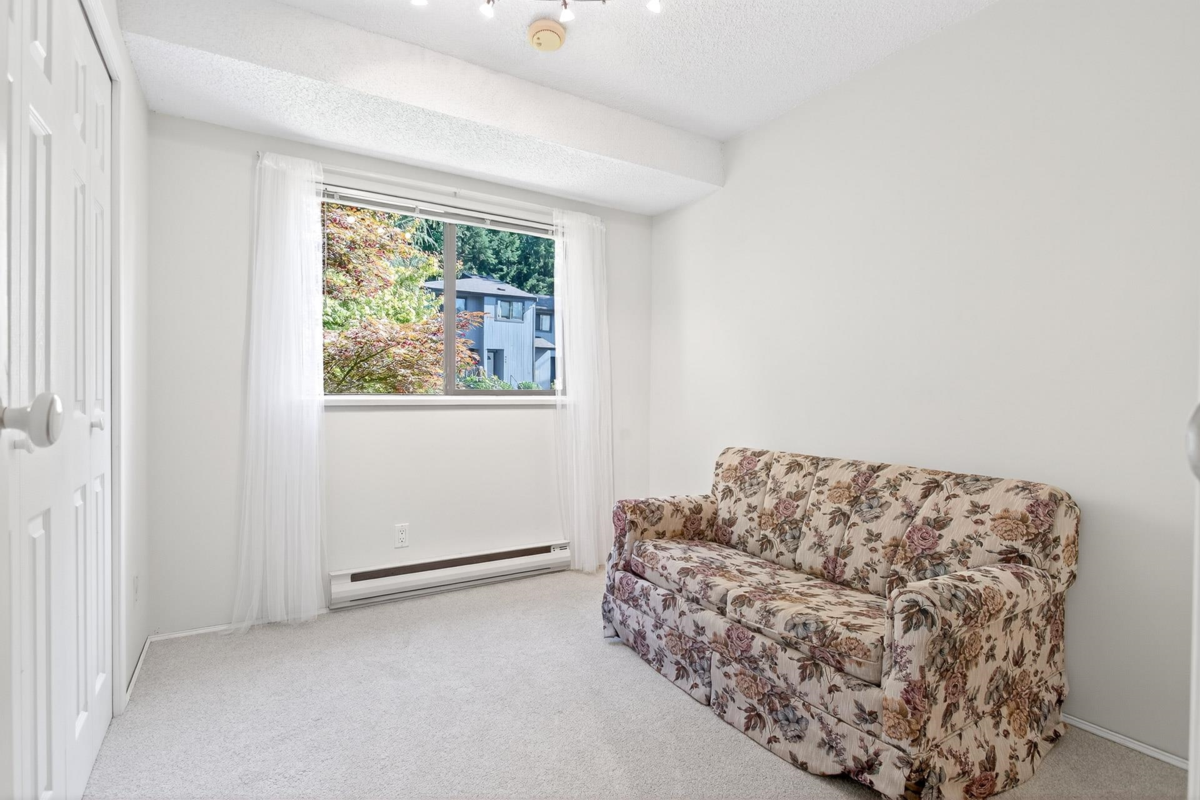 Entry Foyer Photo of 942 Blackstock Road, Port Moody, BC
