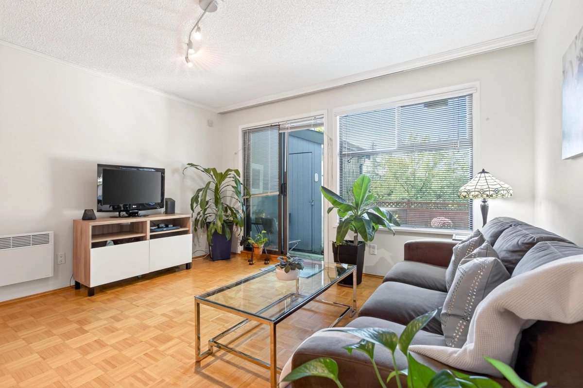 Kitchen Island Photo of 942 Blackstock Road, Port Moody, BC