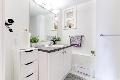 Kitchen Photo of 15720 Aster Road, Surrey, BC