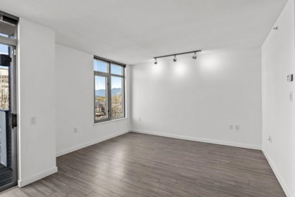 410 4310 Hastings Street, Burnaby, BC, Burnaby — Apartment/Condo for sale