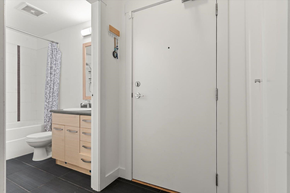 Family Room Photo of 101 33538 Marshall Road, Abbotsford, BC