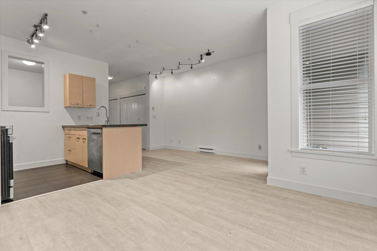 Laundry Room Photo of 101 33538 Marshall Road, Abbotsford, BC