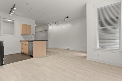 Laundry Room Photo of 101 33538 Marshall Road, Abbotsford, BC