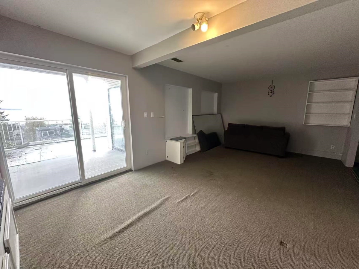 Entry Foyer Photo of 14768 Mcdonald Avenue, White Rock, BC