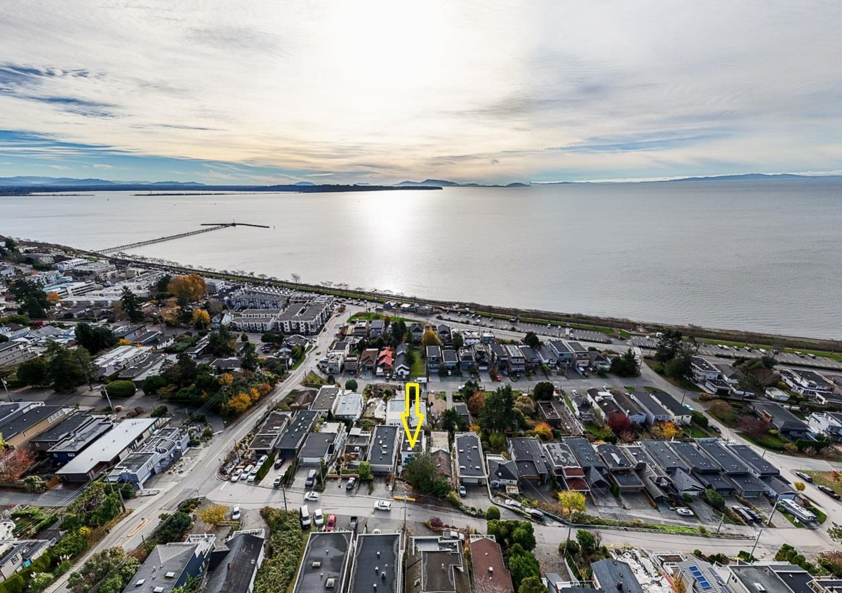 Outdoor Deck Photo of 14768 Mcdonald Avenue, White Rock, BC