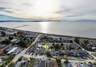 Outdoor Deck Photo of 14768 Mcdonald Avenue, White Rock, BC