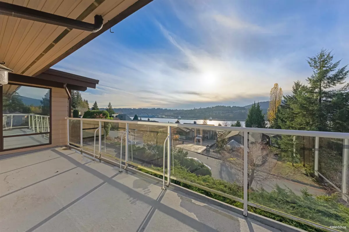 Dining Area Photo of 3 Crawford Bay, Port Moody, BC
