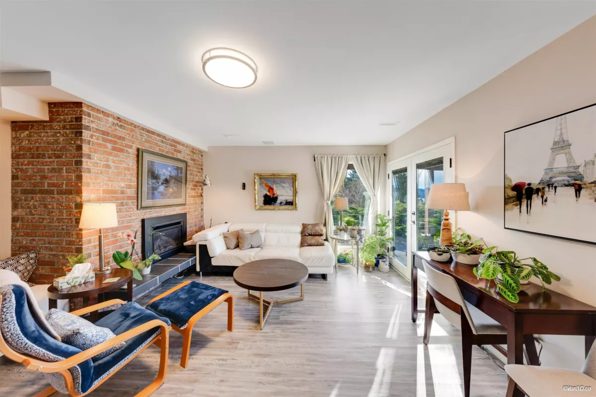 Garage Interior Photo of 3 Crawford Bay, Port Moody, BC