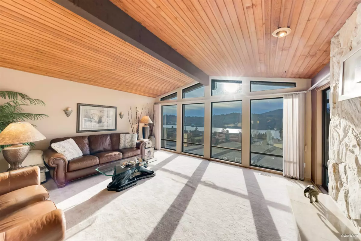 Kitchen Island Photo of 3 Crawford Bay, Port Moody, BC