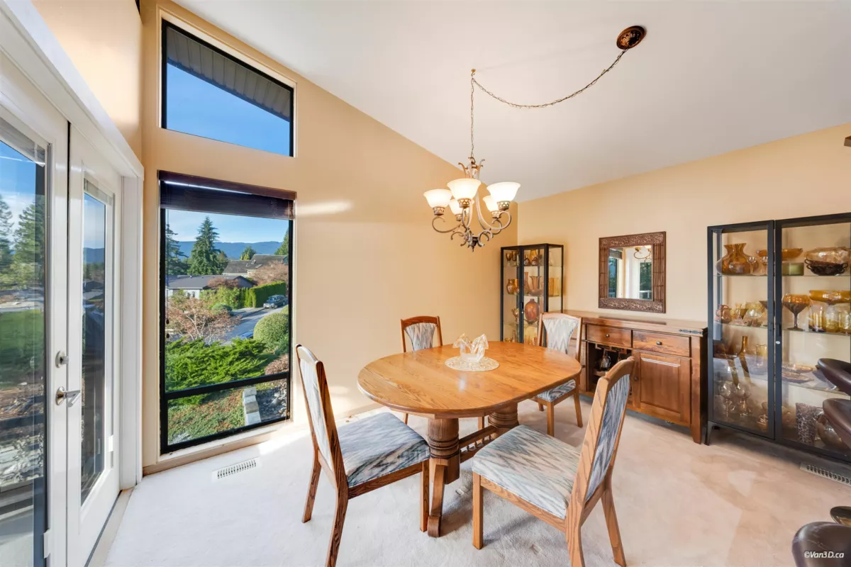 Walk-In Closet Photo of 3 Crawford Bay, Port Moody, BC