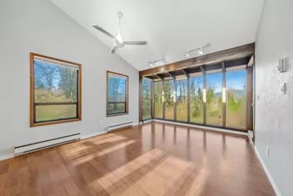 Primary Bedroom Photo of 25443 Bosonworth Avenue, Maple Ridge, BC