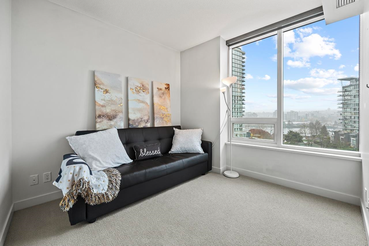 Breakfast Nook Photo of 758 38 Smithe Street, Vancouver, BC