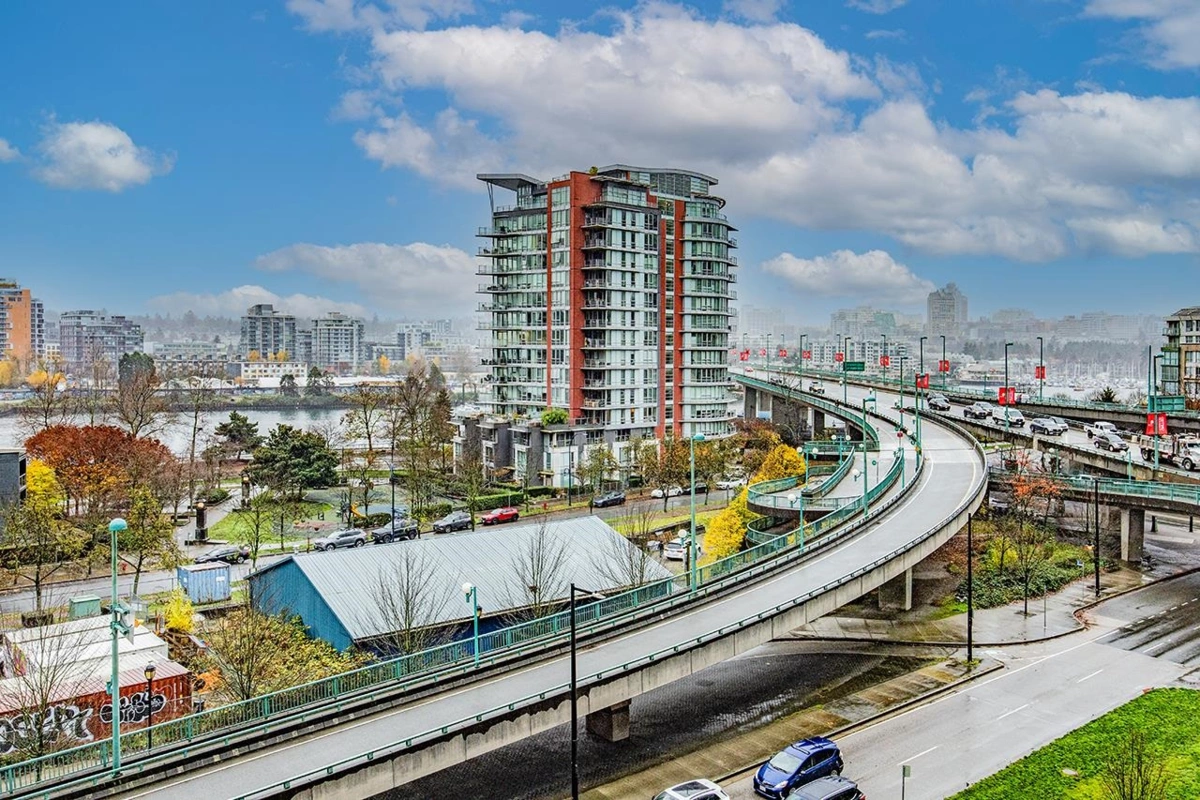 Exterior Front Photo of 758 38 Smithe Street, Vancouver, BC