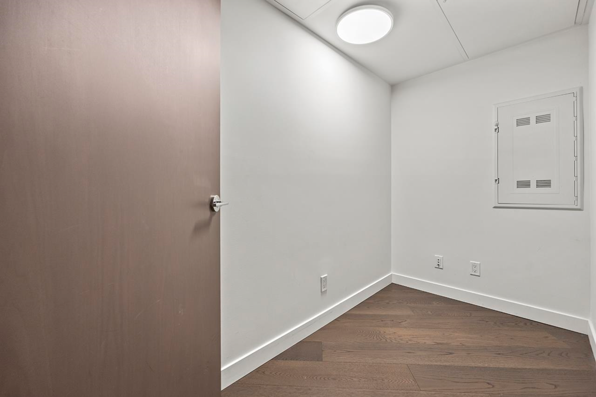 Office / Den Photo of 758 38 Smithe Street, Vancouver, BC