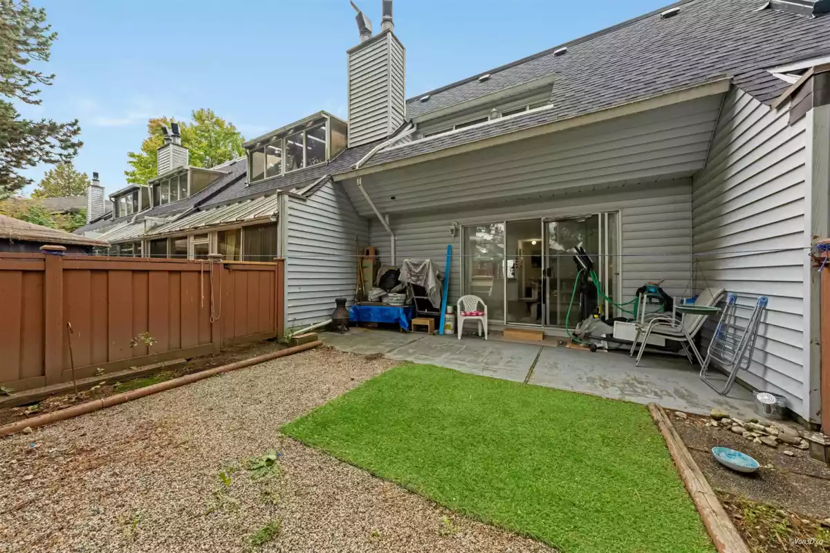 Bedroom 4 Photo of 10 7540 138 Street, Surrey, BC