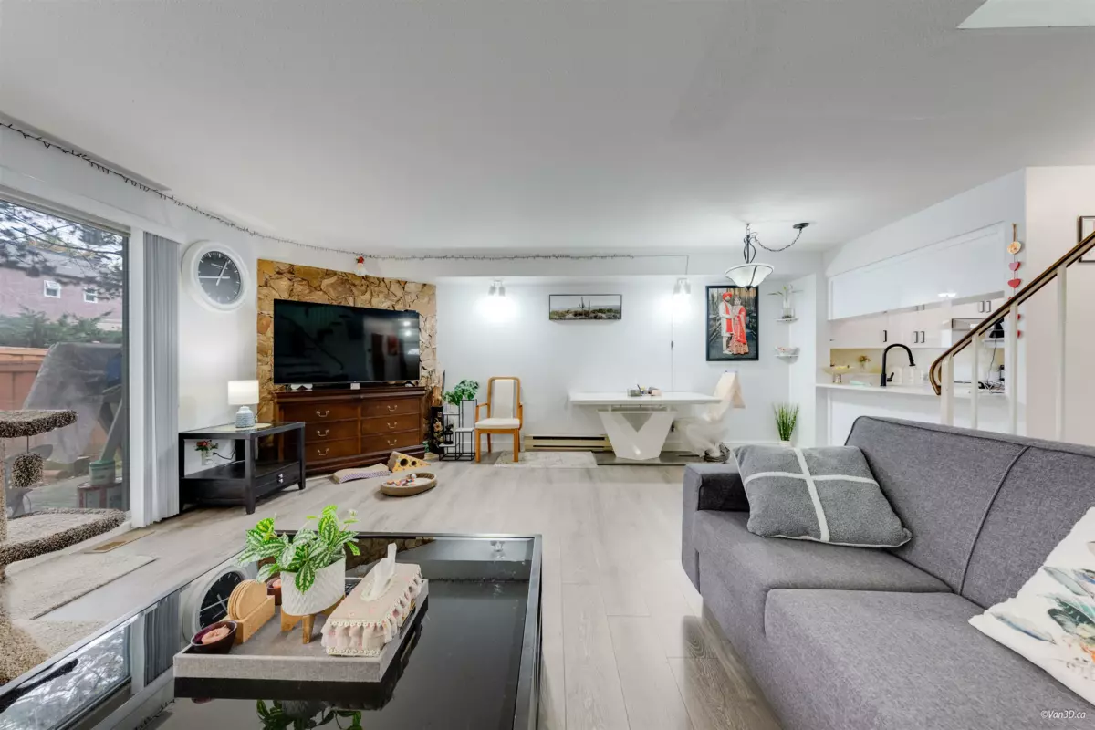 Breakfast Nook Photo of 10 7540 138 Street, Surrey, BC