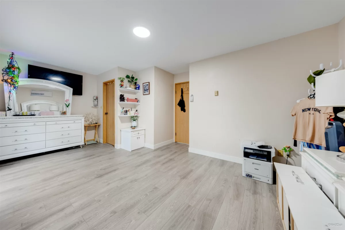 Hallway Photo of 10 7540 138 Street, Surrey, BC