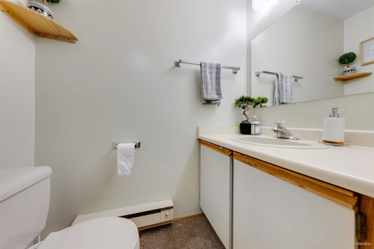 Walk-In Closet Photo of 10 7540 138 Street, Surrey, BC