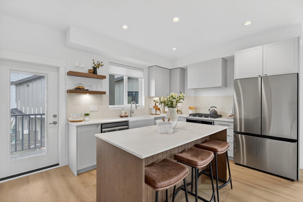 Kitchen Island Photo of 10 6828 208a Street, Langley, BC