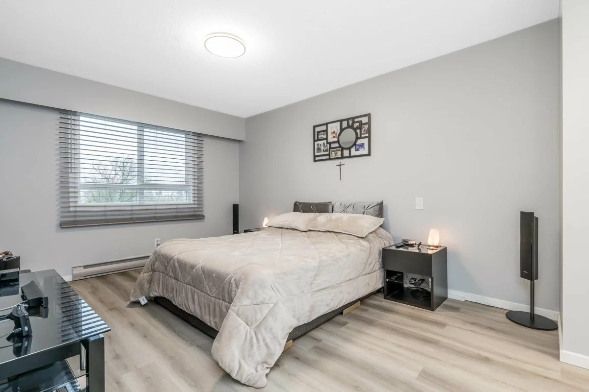 Entry Foyer Photo of 203 32040 Peardonville Road, Abbotsford, BC