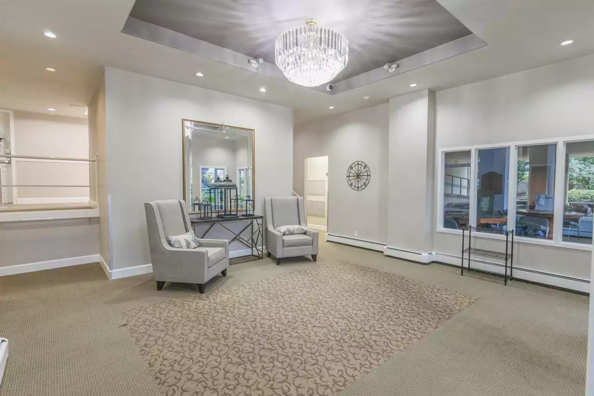 Entry Foyer Photo of 207 15466 North Bluff Road, White Rock, BC