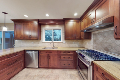 Kitchen Photo of 1550 Kent Street, White Rock, BC