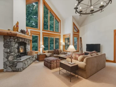 6238 Palmer Drive, Whistler, BC, Whistler — Single Family Residence for sale