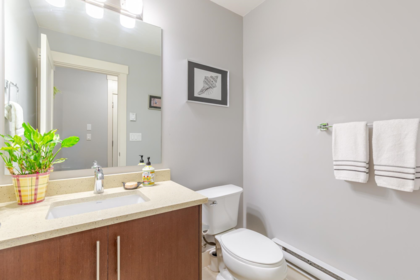 Guest Bathroom Photo of 12 30748 Cardinal Avenue, Abbotsford, BC