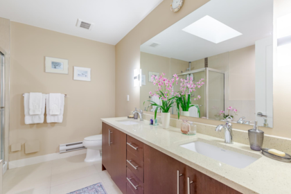 Hallway Photo of 12 30748 Cardinal Avenue, Abbotsford, BC