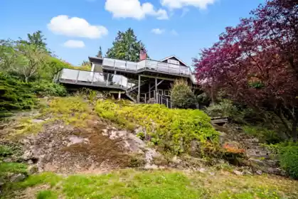 Hot Tub / Spa Photo of 3654 Creery Avenue, West Vancouver, BC