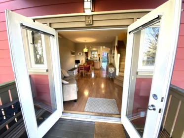 Backyard Photo of 112 675 Park Crescent, New Westminster, BC